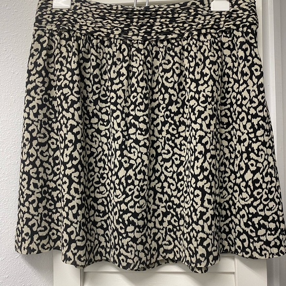 🖤Loft | black & cream skirt | 0 - Picture 3 of 5